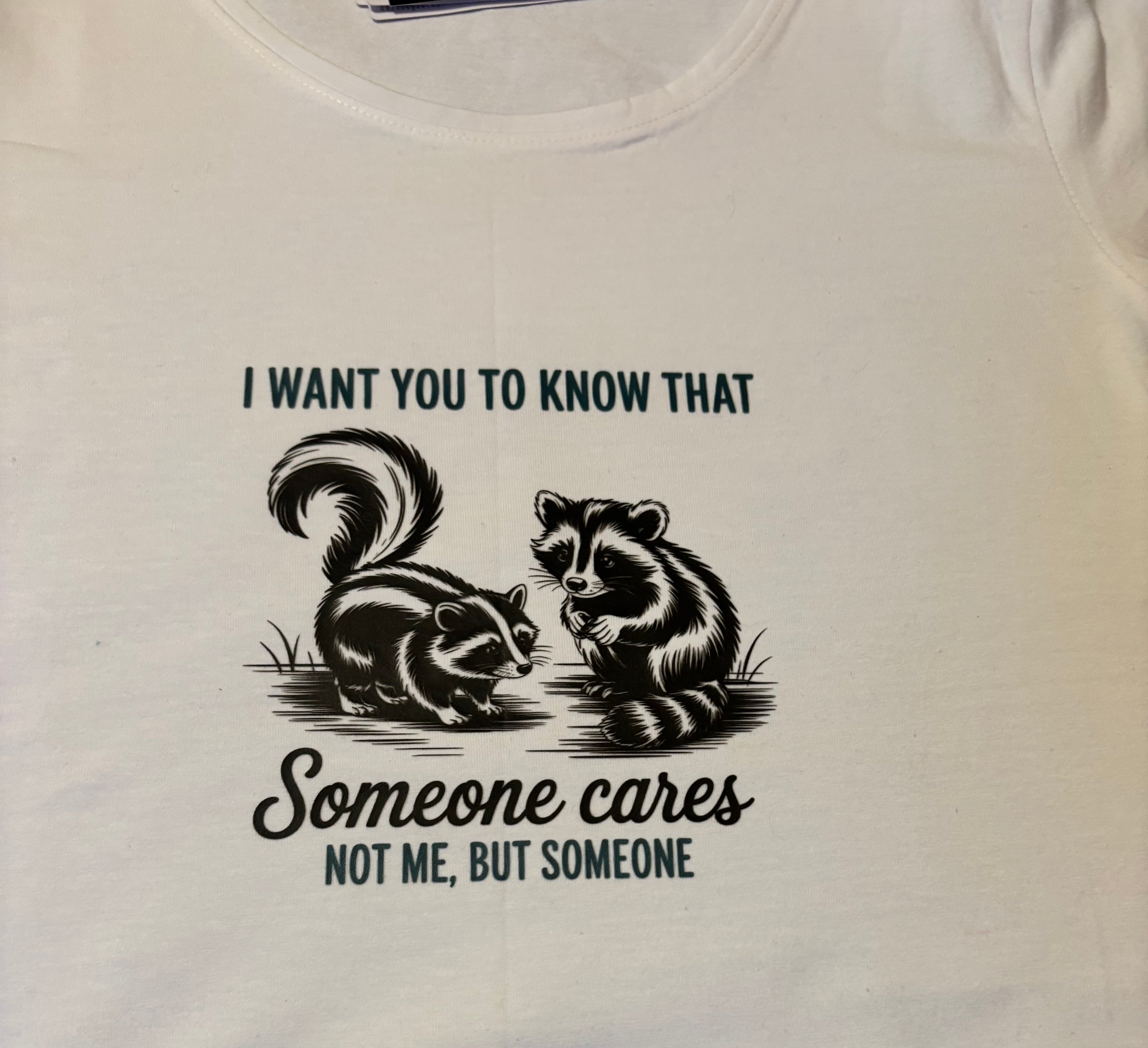 T-shirt met opdruk 'Someone cares'