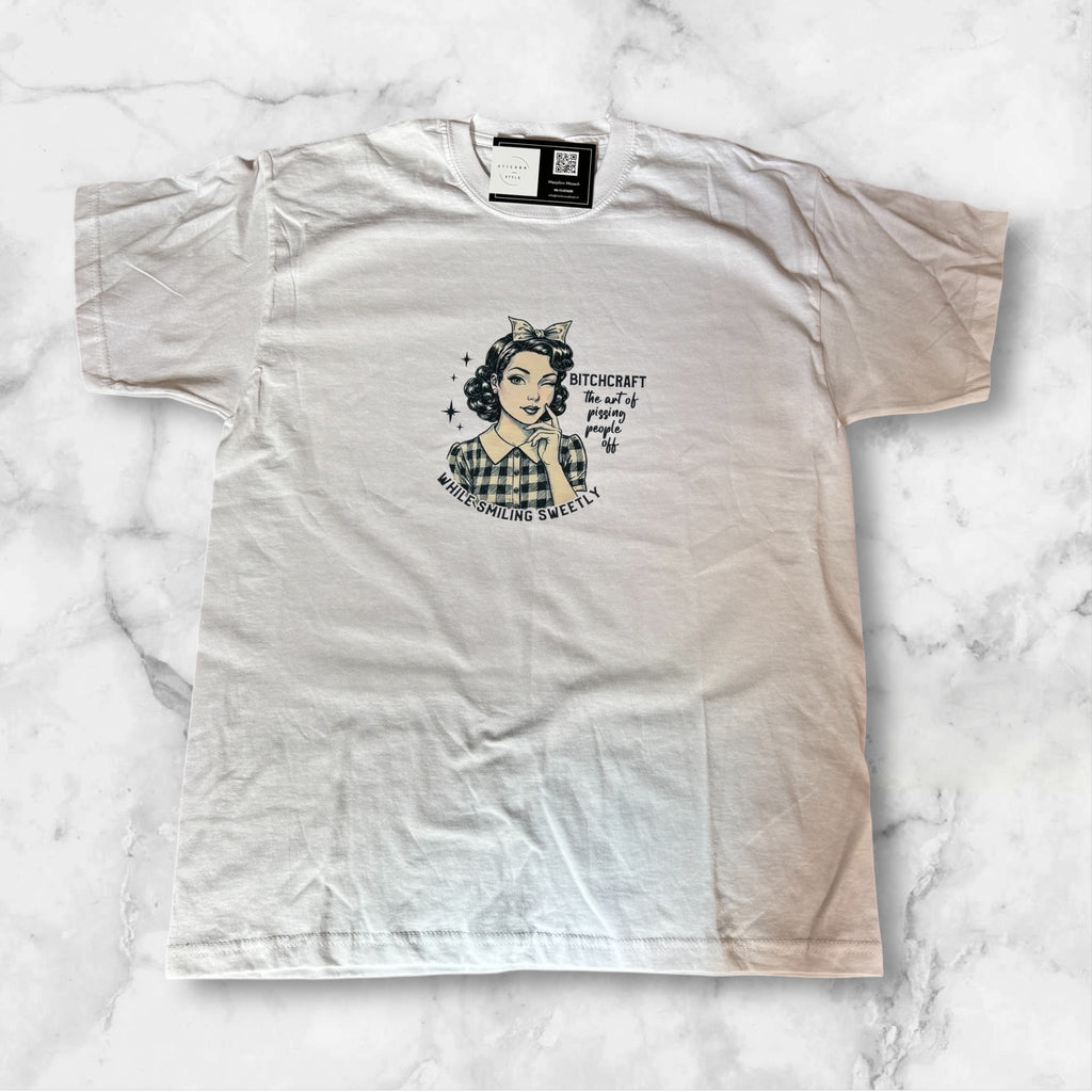 T-shirt met opdruk 'Bitchcraft'