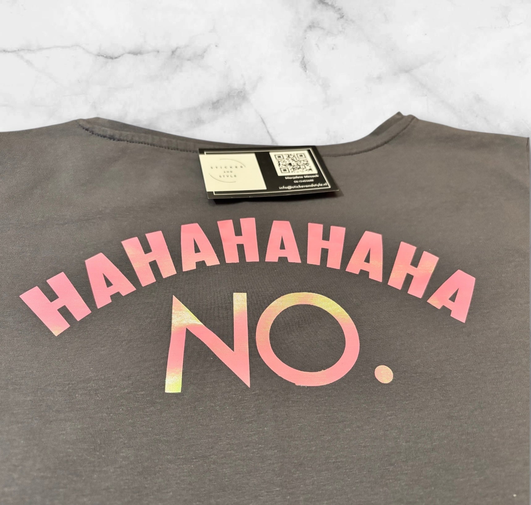 T-shirt met opdruk 'Hahaha NO.'