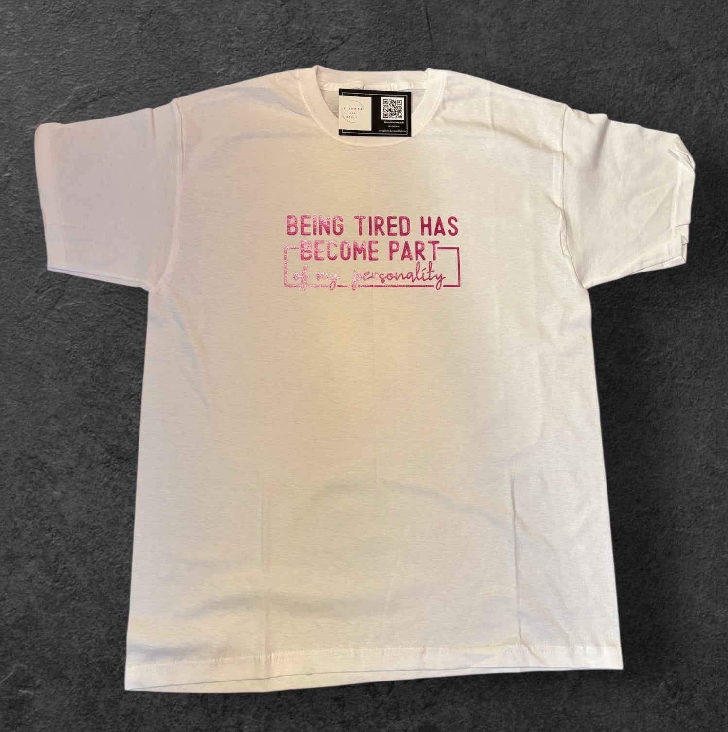 T-shirt met opdruk 'Being tired'