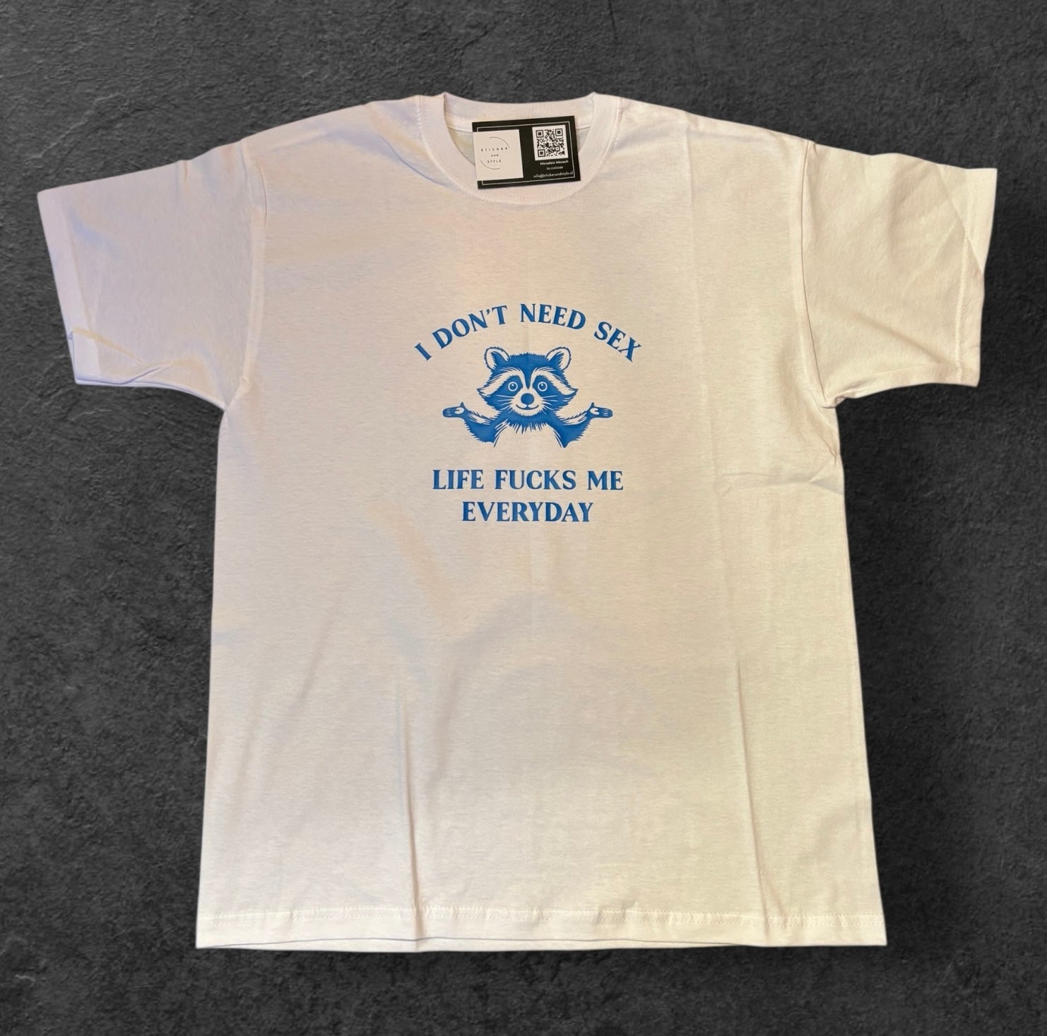T-shirt met opdruk 'I don't need'